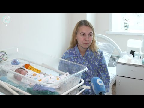 Видео: В Городской перинатальный центр позвали "выпускников"