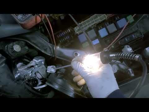 Видео: Тойота  Приус не работает фара