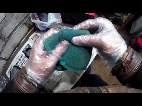 Видео: Чистка и смазка воздушного мото фильтра (паралон)