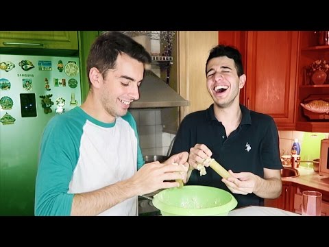 Видео: ПЬЯНАЯ КУХНЯ: ФАРШИРОВАННЫЕ КАННЕЛЛОНИ w/ Касё Гасанов