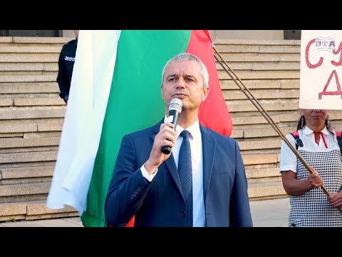 Видео: Резултатът не е изненадващ, каза лидерът на "Възраждане" след неуспешния вот на недоверие
