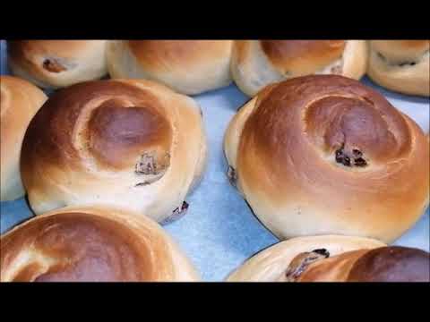 Видео: 🇬🇷 Стафидопсомо (постная булочка с изюмом) / Греческая кухня / Просто и вкусно (subtitles)