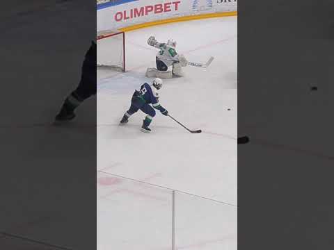 Видео: Капёнкин НЕ забивает с метра! #hockey #югра #хоккей #топ #icehockey #салават #прикол