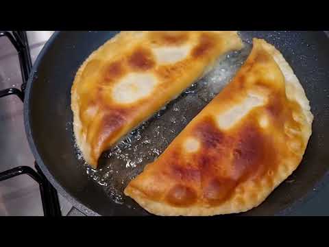 Видео: Готовлю домашние чебуреки 😋 на большую  семью 👍🌺