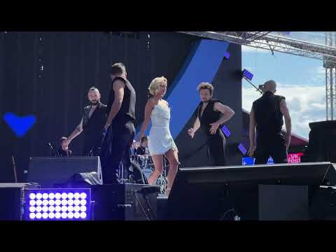 Видео: Полина Гагарина — Нет (05.07.25, @VK Fest, Санкт-Петербург) #ПолинаГагарина