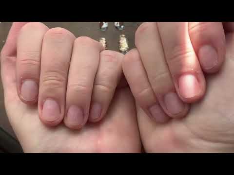 Видео: Как легко наклеить накладные ногти✅