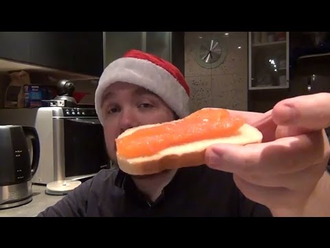 Видео: Бутерброды с семгой. Красная рыба с белым хлебом