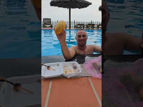 Видео: Вьетнам, Муйне - отпуск / Красная пустыня / Почему так пусто? / Местное  море и роллы у дороги