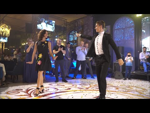 Видео: Свадьба в Осетии. Лъапэрисэ/  (Circassian dance) Wedding in Ossetia.  Laparise