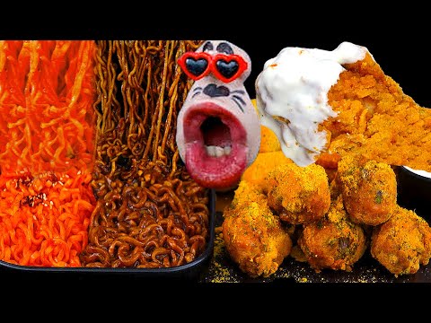 Видео: сырная курица, черная острая лапша, сырные шарики и картофель фри ASMR мукбанг с щенком Марса 🚀