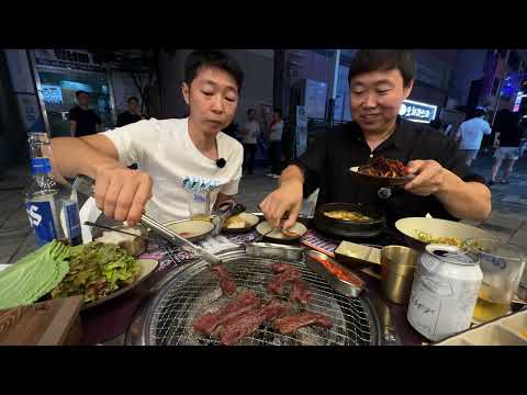 Видео: Жарим самгёпсаль  삼겹살 и болтаем о жизни в Корее 🍖с Аркашей! 