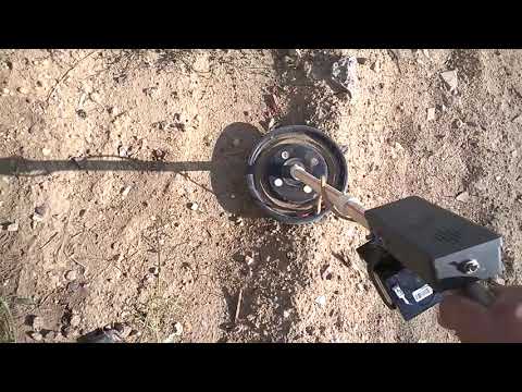 Видео: Металлоискатель "Пират".Советы начинающим копателям металлолома)