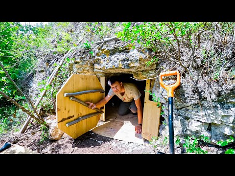 Видео: Строю ЗЕМЛЯНКУ в ПЕЩЕРЕ | Устанавливаю ДВЕРЬ и подвешиваю ГАМАК | Часть 3