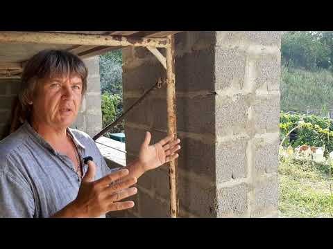 Видео: строим дом в сочи, кладка керамзитоблока.