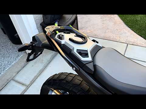 Видео: BMW R1300 GS | Как установить багажную полку и тонкую ручку. Заменил верхний багажник Vario!