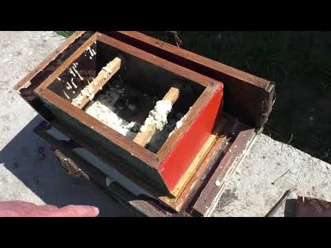 Видео: ППУ . формы для изготовления ульев.