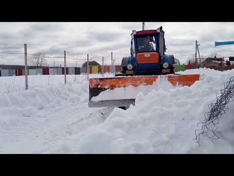 Видео: Чищу снег (пока не растаял)