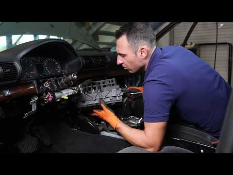 Видео: Как заменить систему отопления в Audi A4 B5 | Подробная инструкция
