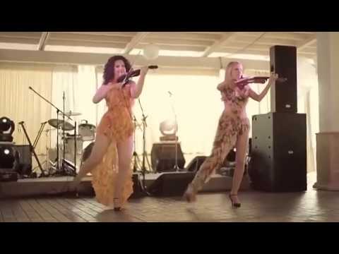 Видео: Девушки на скрипке играют супер смотрим