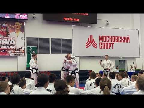 Видео: Self Defense Taekwondo Neck Grab from Behind Grab from Behind. Самооборона Таеквондо Захват за Шею 3