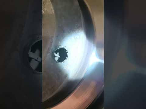 Видео: Как снять задние тормозные колодки суппорт тормозной диск колодки ручника на SUBARU TRIBECA B9