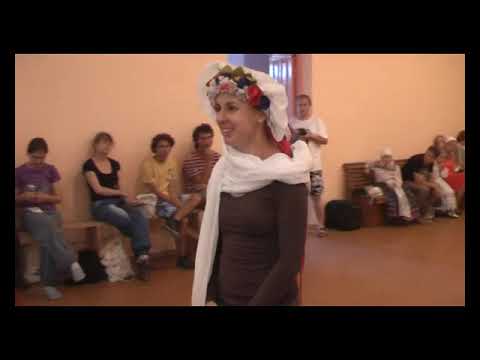 Видео: Вянок маладой, змена на хустку і вынас каравая. Рэканструкцыя вясельнага абрада.ч.1