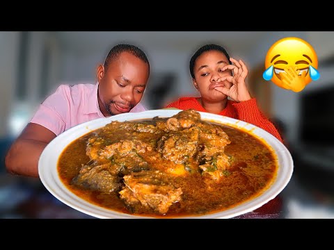 Видео: Бросай кубики и ешь мукбанг-челлендж с африканской едой