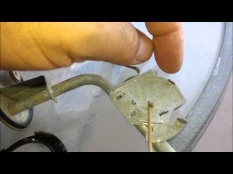 Видео: Как отремонтировать топливный датчик Mustang 68 года