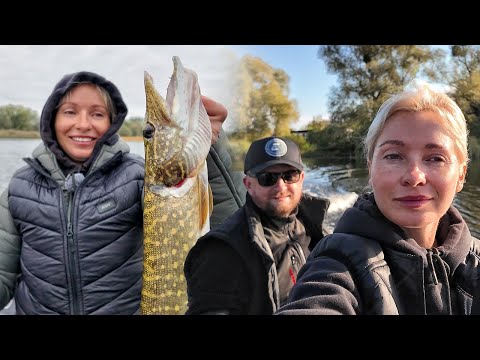 Видео: ВОНА ІДЕ НА ПОЛЮВАННЯ! ХТО НЕ ЗАХОВАВСЯ - ТОЙ ПОПАВСЯ! Рибалка на щуку 2025