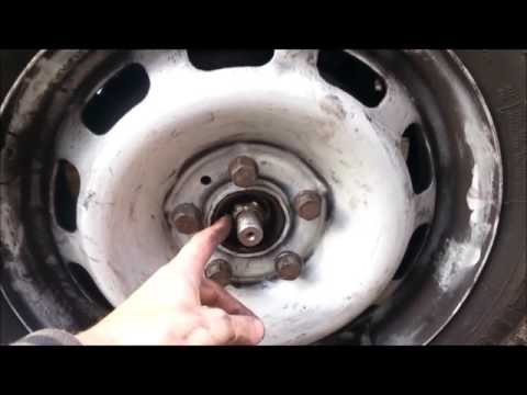 Видео: Замена Ступицы Volvo 850/S70 (1)