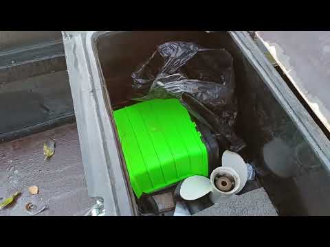 Видео: Обзор на лодку из ПНД, плоскодонка,болотоход, Джон бот 