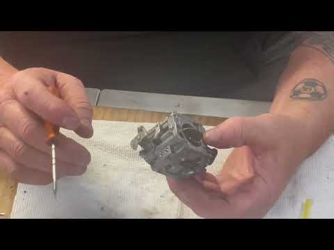 Видео: Как отремонтировать старые карбюраторы пил