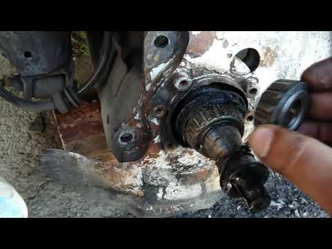 Видео: Боль задних подшипников AUDI 100