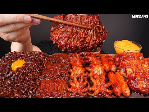 Видео: острые грибы и осьминоги, лапша Spicy Mushrooms Octopus & Black Bean Noodles EATING ASMR MUKBANG