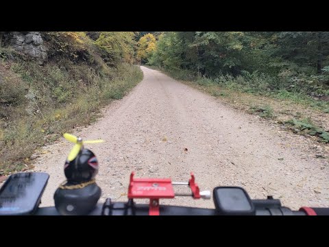 Видео: Вело разходка от Храбрино нагоре покрай река Тъмръшка.