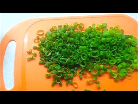 Видео: Перерос зеленый лук? Не спешите его выбрасывать!