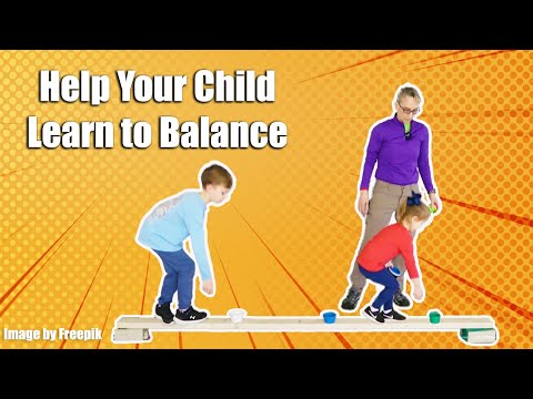 Видео: Трюк с поднятием чашки на бревне! Упражнения для развития динамического равновесия для детей №31