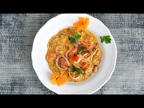 Видео: РИЗОТО С МОРСКИ ДАРОВЕ || Марко Лукиари