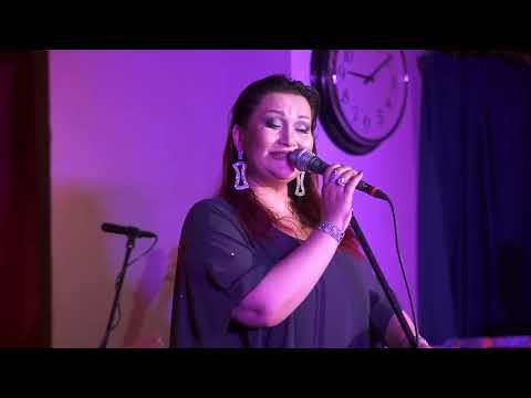 Видео: Катерина Балыкбаева - Жду тебя сегодня вечером в маленьком кафе