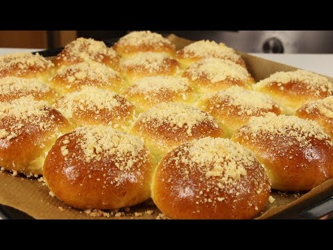 Видео: БУЛОЧКИ-пушочки с ВИШНЕЙ и ШТРЕЙЗЕЛЕМ! Простая и  очень вкусная летняя выпечка!