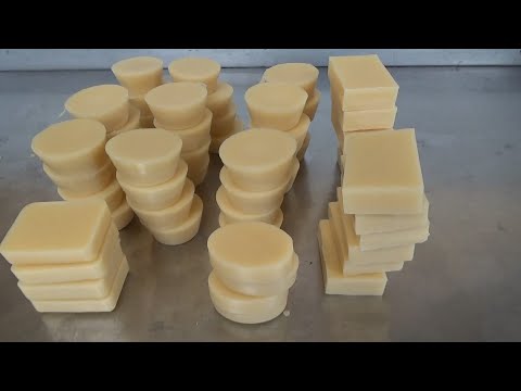 Видео: Полезные советы по использованию пчелиного воска для изготовления свечей и лосьонов для рук в абб...