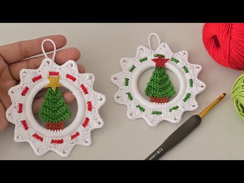 Видео: 🎄Простой рождественский венок, связанный крючком | Урок для начинающих