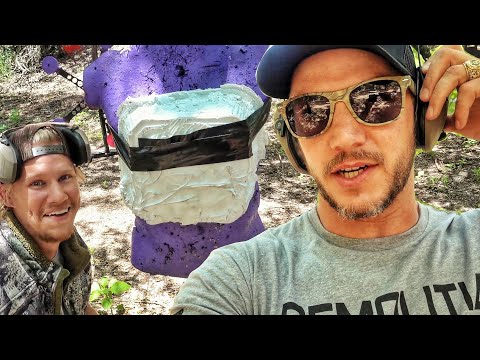 Видео: Расстрел огромного куска резинового герметика! | Разрушительное ранчо | Перевод Zёбры