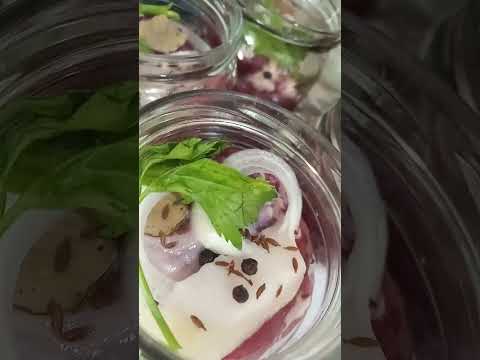 Видео: Уй шароитида тушёнка киламиз