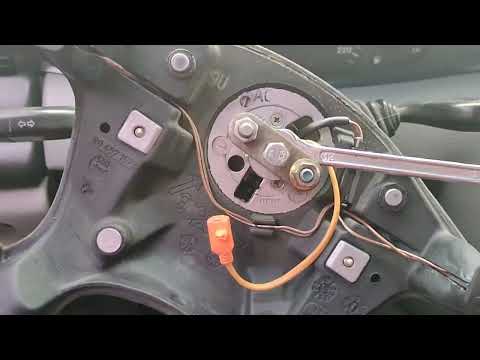 Видео: Как снять руль на Opel Omega B