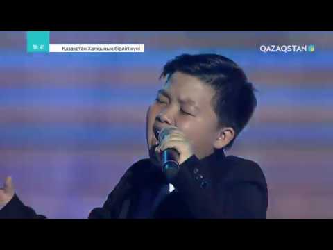 Видео: Ержан Максим. «Синяя вечность»