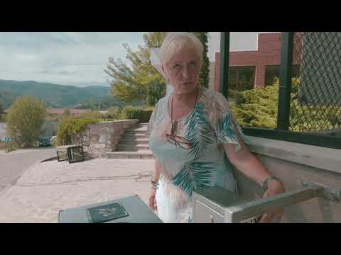 Видео: Разходка до град Пещера - крепост Перистера, музея на Социализма и пещера Снежанка