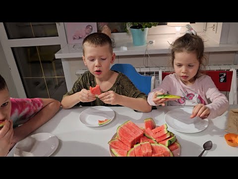 Видео: VLOG: Арбуз зимой / Разобрала шкафы