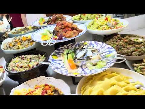 Видео: Завтрак, обед и ужин в отеле Pine Bay Holiday Resort Кушадасы. 