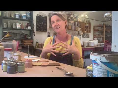 Видео: Что такое шликер? Глазурь? Подглазурная глазурь? Несколько объяснений — Домашняя школа керамики...